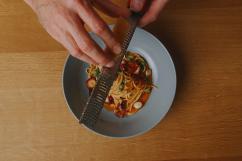 Der letzte Schliff mit Parmesan